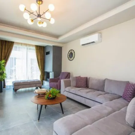 Hotel Merkezde Ultra Lueks 1 4*
