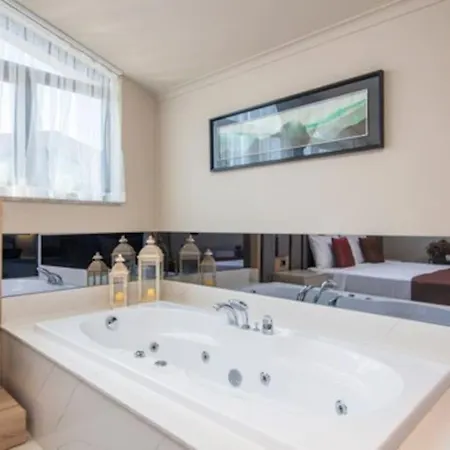Hotel Merkezde Ultra Lueks 1 4*
