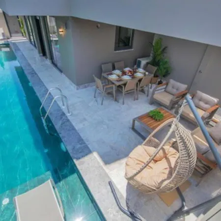 Hotel Merkezde Ultra Lueks 1 4*