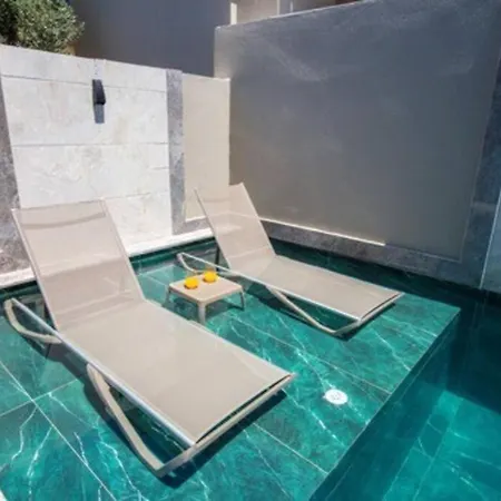 Merkezde Ultra Lueks 1 Hotel 4*